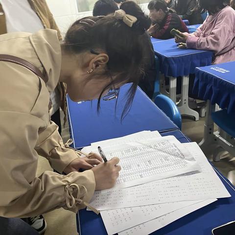 罗平县振兴小学一（2)班“同心同德，携手同行”2023年家长会