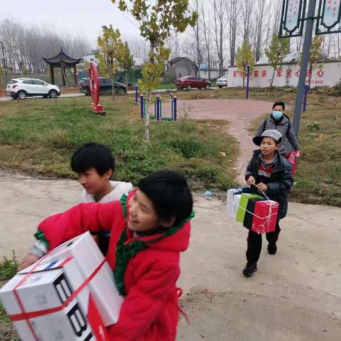 虽天寒地冻 但大爱无疆———孩子 冬天不冷