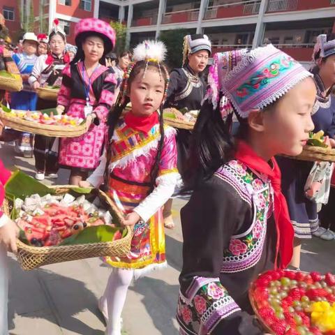 三（4）班民族团结一家亲，童心向党共奋进系列活动