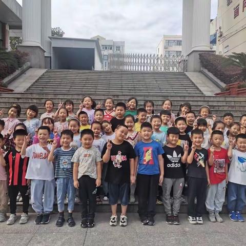 岁月静好，扬帆起航——华阳中心小学一年级（1）班期末总结