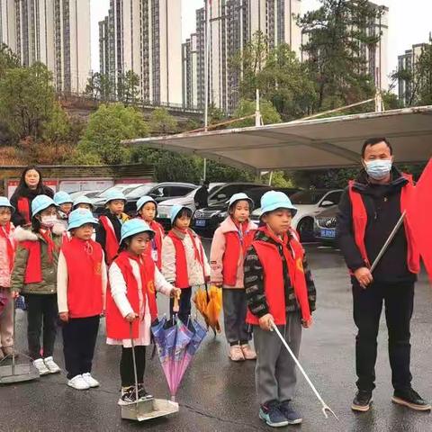 学习二十大精神，志愿服务我先行——上饶市第二十小学开展党带队进社区实践活动