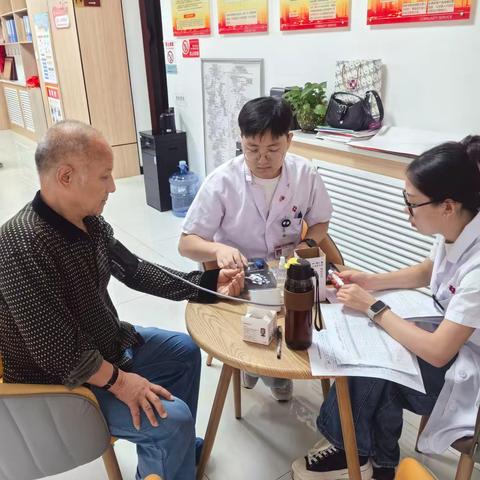 情暖社区，医护同行——东前进社区开展残疾人家庭医生签约服务活动