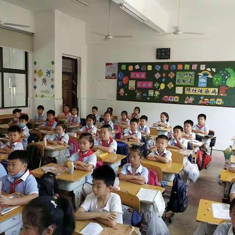 浸润书香，快乐分享——江小二年级读书故事分享会