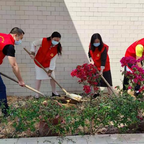 海丰县林伟华中学2022年“为学校添绿，为党旗添彩”植树活动简报