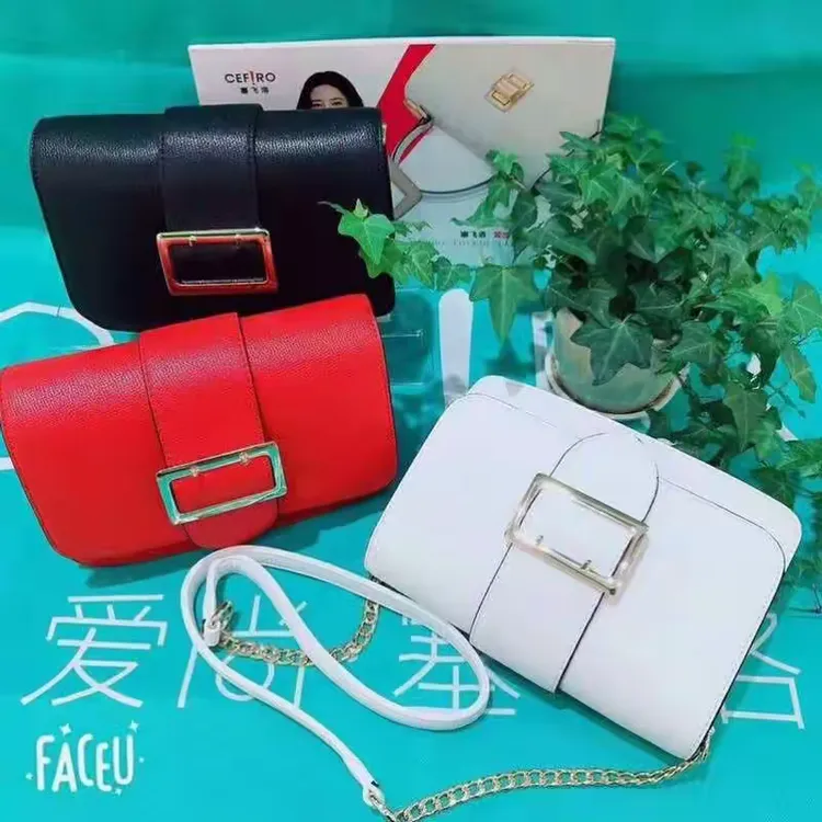 爱尚塞飞洛品牌箱包,定位年轻顾客群体,沿袭快时尚路线,产品设计感强