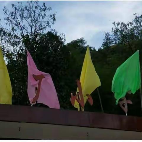 入户家访送关爱，精准扶贫暖人心