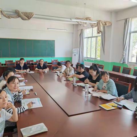 八一路校区英语学生思维能力的培养教研活动