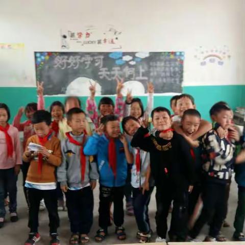 “十岁，你好！” ---田东小学三年级集体生日会