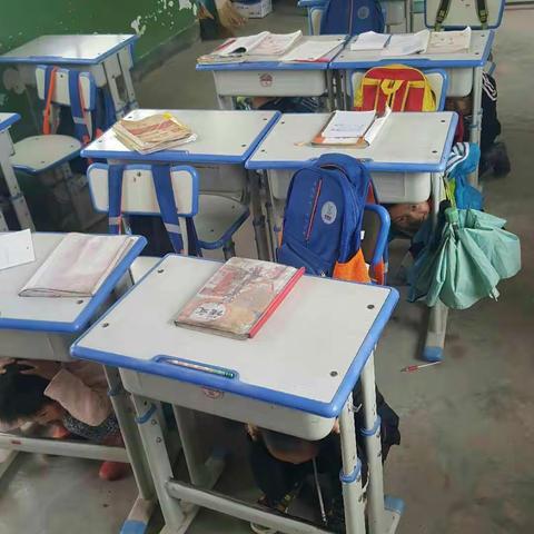 大庄学区杨湾小学开展地震演练活动