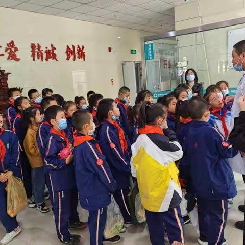 九九重阳，敬老情长——榆林高新区第六小学三年级实践活动