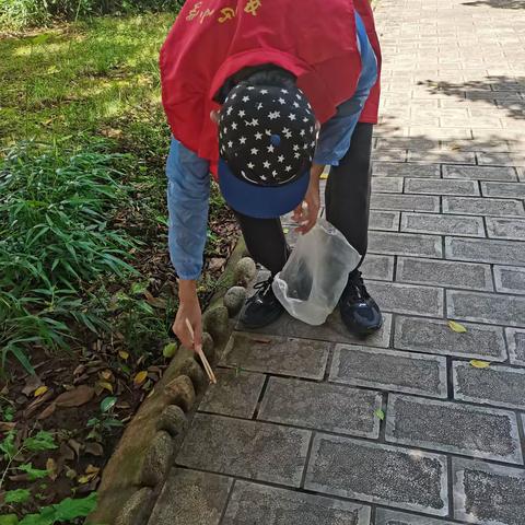 玉溪八中2023届初二8班施瑞松校外活动