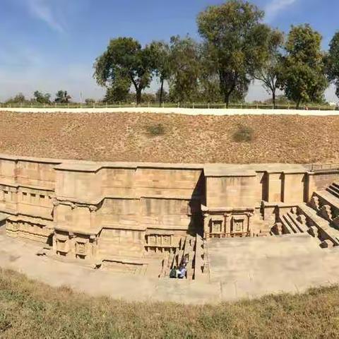 西行漫记之王后阶梯井