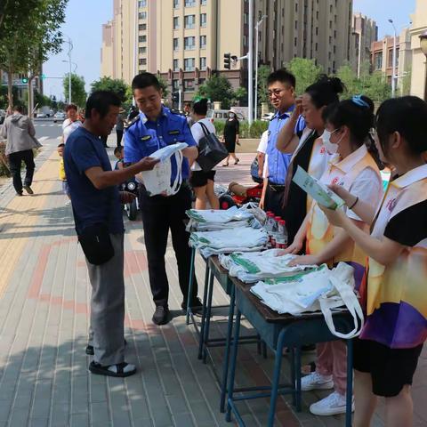 区城乡管理指挥中心支部深入社区开展“我为群众办实事”实践活动