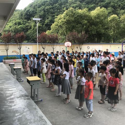 小镇小学铸牢暑期防溺水安全教育