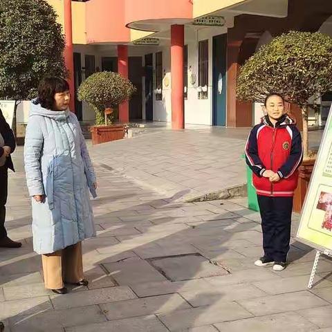 以书启智   与美共生——实验小学创建书香校园迎检侧记
