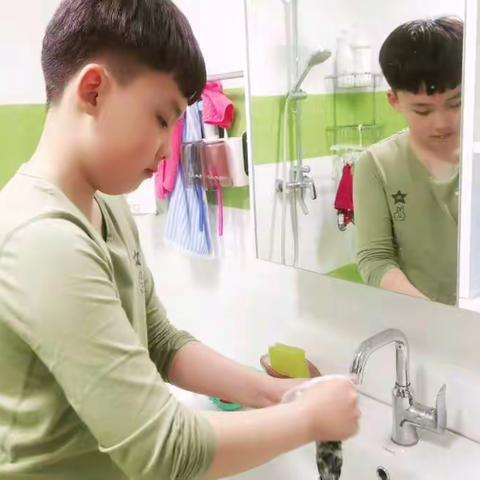 四年二班的劳动作业