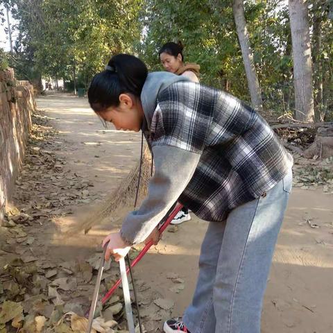 7.1班“小手拉大手，共建美好家园”