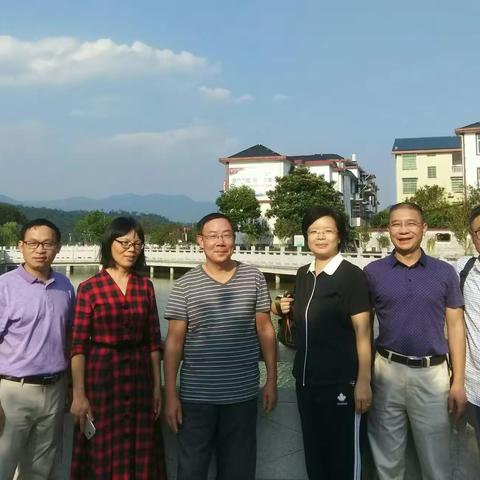 省粮校管三班三明同学