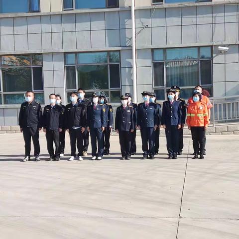 内蒙古交通运输综合行政执法总队一支队六大队举行庆国庆升国旗仪式