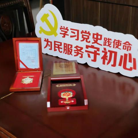 人民办党史学习进行时—振化社区“送学上门温党史   回忆往昔话初心”