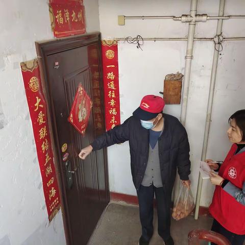 “温馨党建”来敲门   “敲”出居民暖心人