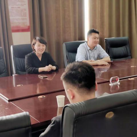振化社区共建单位团区委助力创卫攻坚