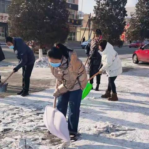 “小手拉大手，共建美好家园”达拉特旗第一幼儿园人居环境整治活动