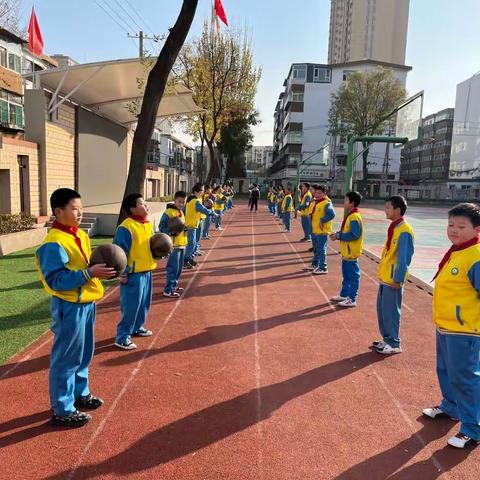 强化体育技能监测                  锤炼学生优秀品德