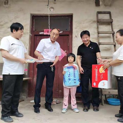 学党史践行动，工会进万家——张八桥镇中心小学“六一特别关爱活动”