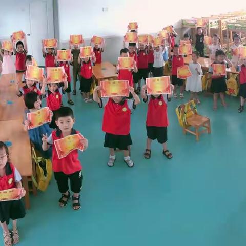 中班再见，大班你好！👣🥁🥁😎✍🏻