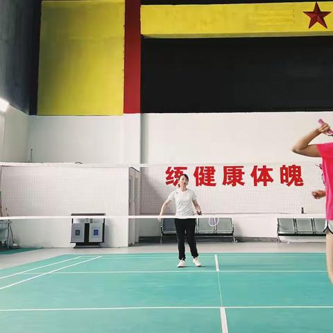 青春飞扬 “羽”你同行