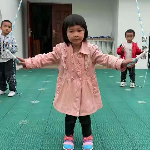 快乐的幼儿园半日活动