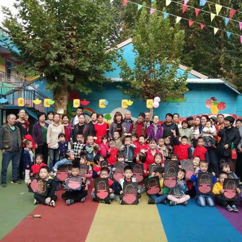 “九九重阳节浓浓敬老情”西纺幼儿园重阳节主题活动