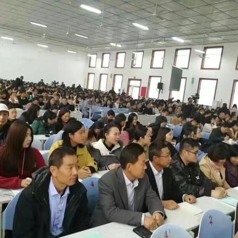 培根铸魂，教书育人