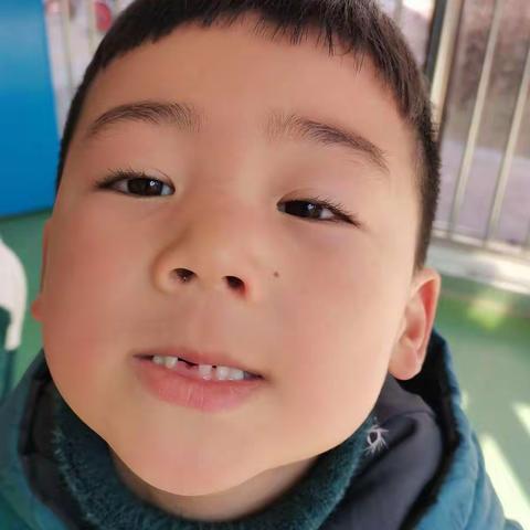 居家活动健康《我换牙了》—中（1）班4月15日线上居家指导