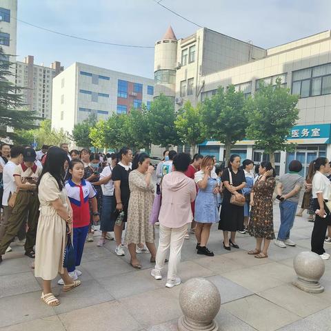 【全环境立德树人】展教育成果 示学生风采——河东小学教师、家长代表参观东昌府区第一届教育教学年会成果展纪实