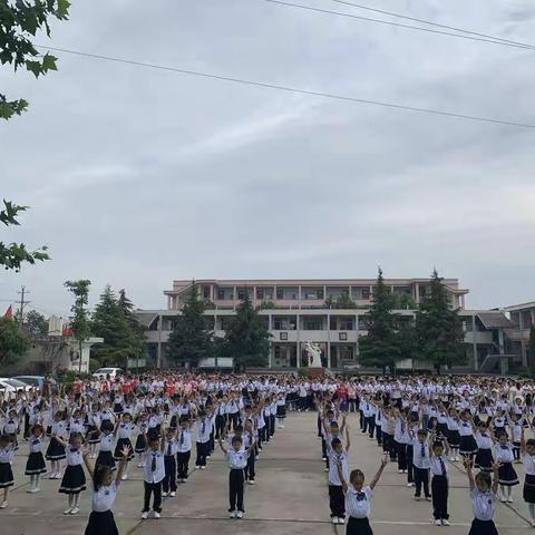 风陵渡实验小学2019年庆六一系列活动之《啦啦操》展示