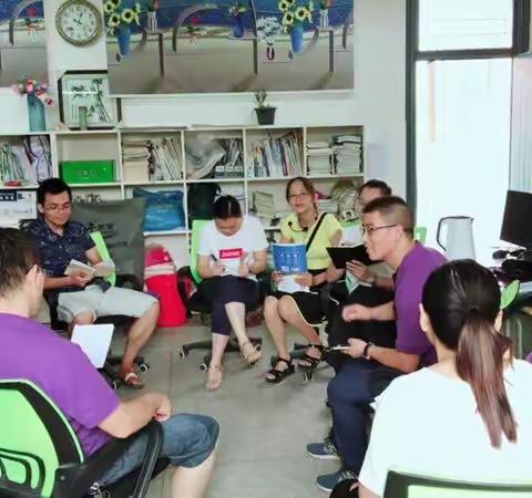 同课异构展风采，悉心评课促成长——艾溪湖中学数学组教研活动