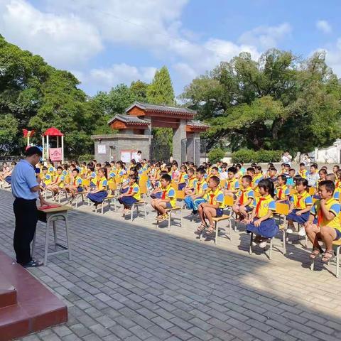 翰墨淌爱心，助莘莘学子——青年书法家萧子洵先生书法教材捐赠活动纪实