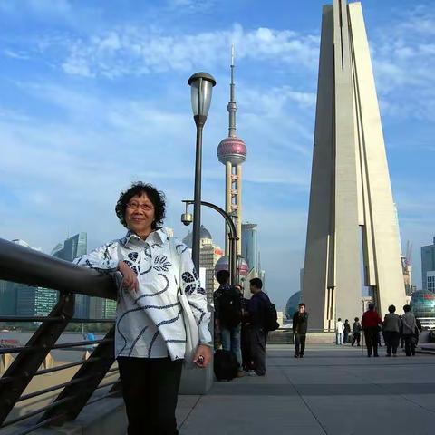 李兰英女士千古
