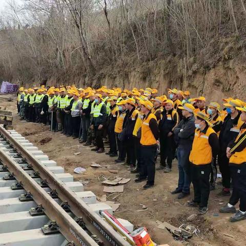 重点维修二车间凝聚攻坚力量打硬仗   不畏风雨写春秋