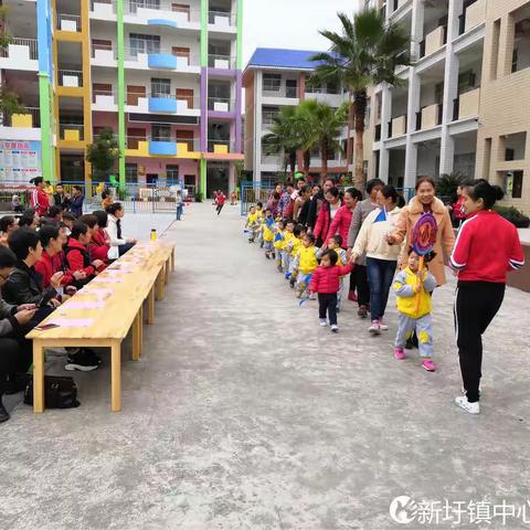 新圩镇中心幼儿园小小班11月回顾