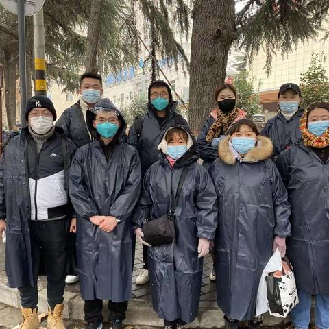 的齐心协力抗疫情，志愿服务暖人心。