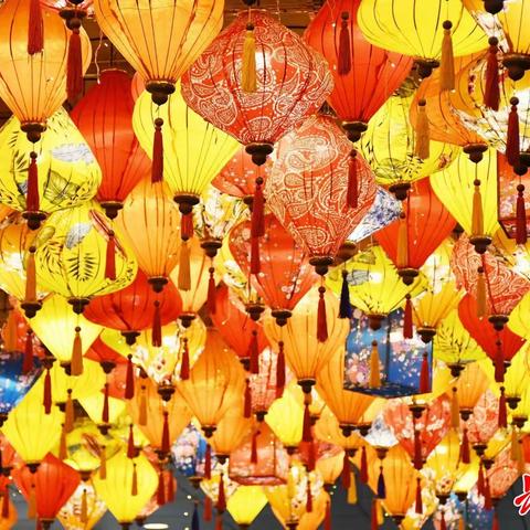 兴平幼儿园小一班美术手工《五彩灯笼🏮》