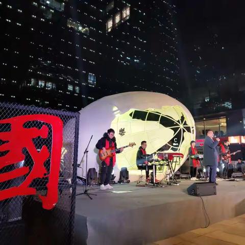 长安夜，令人醉，南门外，听国韵