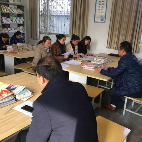 伯乐集镇马楼小学期中考试分析会