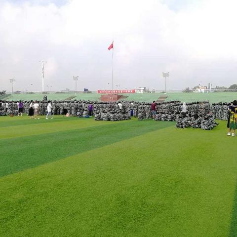 迷彩服的魅力---高一军训纪实