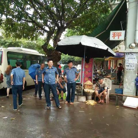 2017年端午节，临高县交通管理总对道路客运市场安全运输检查