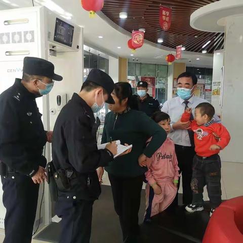 暖心的故事在路上……