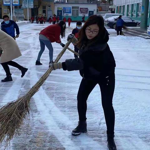 瑞雪迎生归，欢欣入校园——遵化市第二实验小学开学第一天纪实